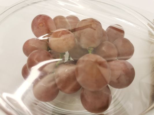 Los altos PVDC de la barrera se aferran el carrete de película fácil del abrigo del estiramiento de la comida de la fijación de envoltorio BPA libre